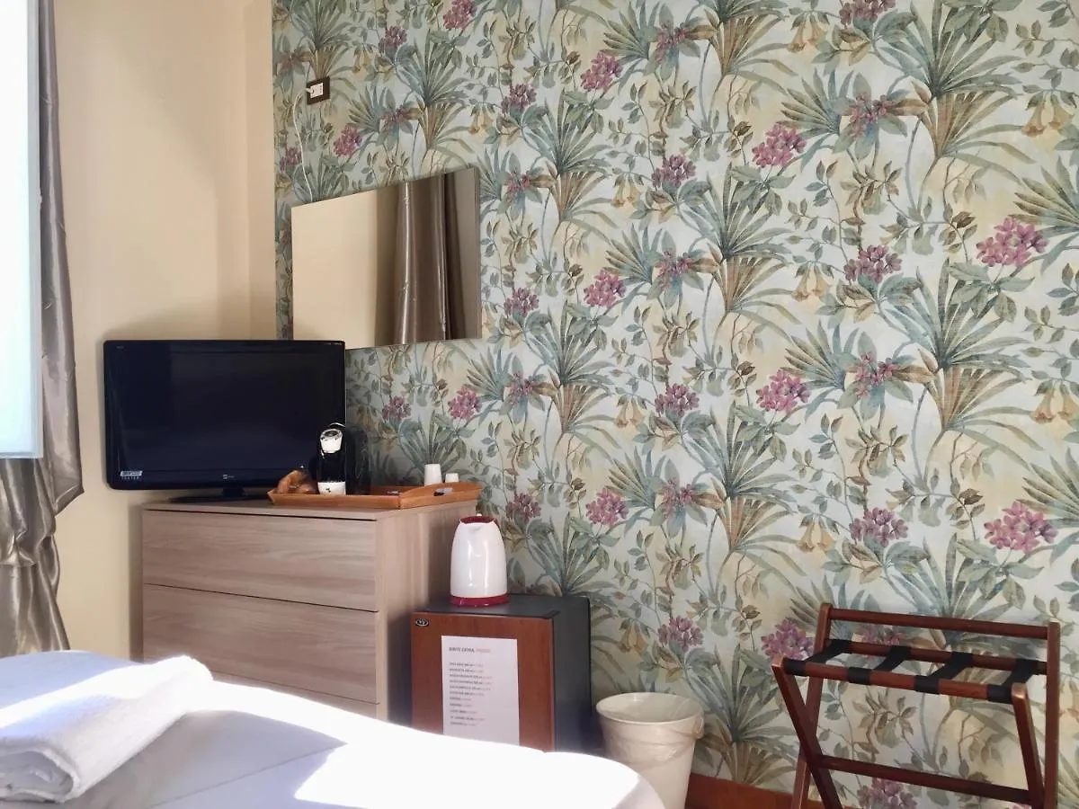 Bed and Breakfast 5 Keys Pisa Frühstückspension